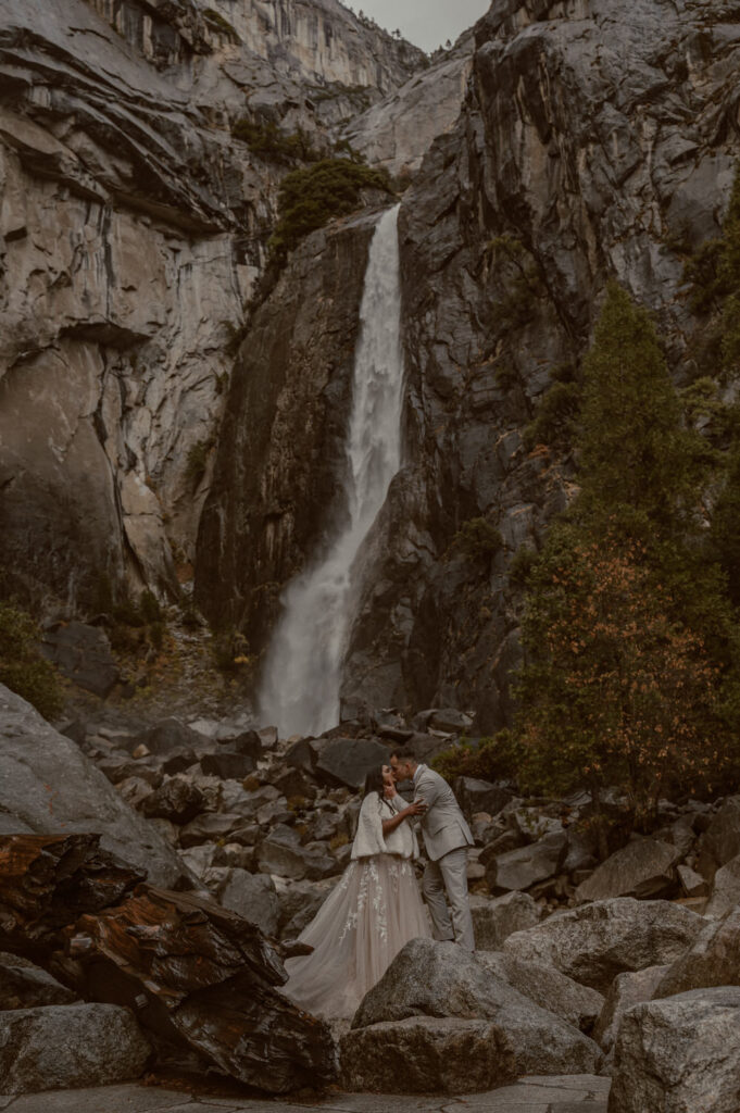 Yosemite Falls Elopement Wedding Kiss