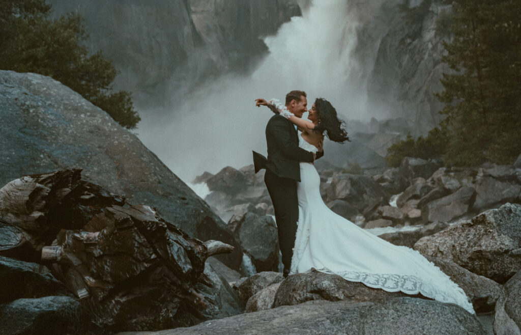 yosemite falls elopement